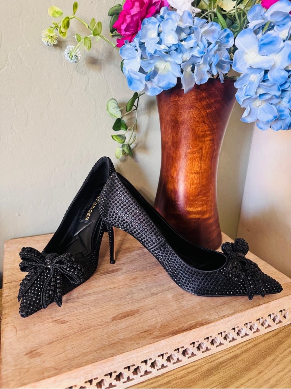 Kurt Geiger Crystal Embellished Heels Bow Detail Black Size 10 - Picture 2 of 6